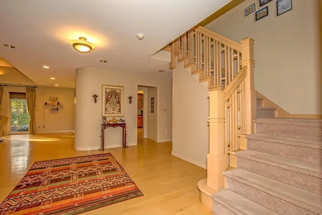 $989,900 | 70 Tennyson Drive, Longmeadow, MA 01106