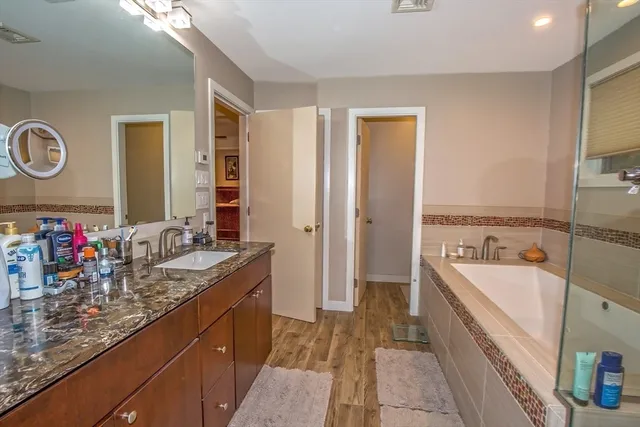 $989,900 | 70 Tennyson Drive, Longmeadow, MA 01106