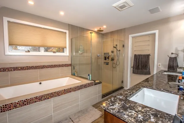 $989,900 | 70 Tennyson Drive, Longmeadow, MA 01106