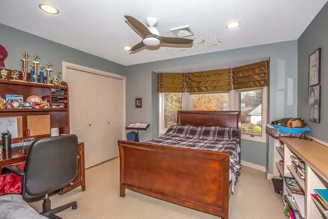 $989,900 | 70 Tennyson Drive, Longmeadow, MA 01106