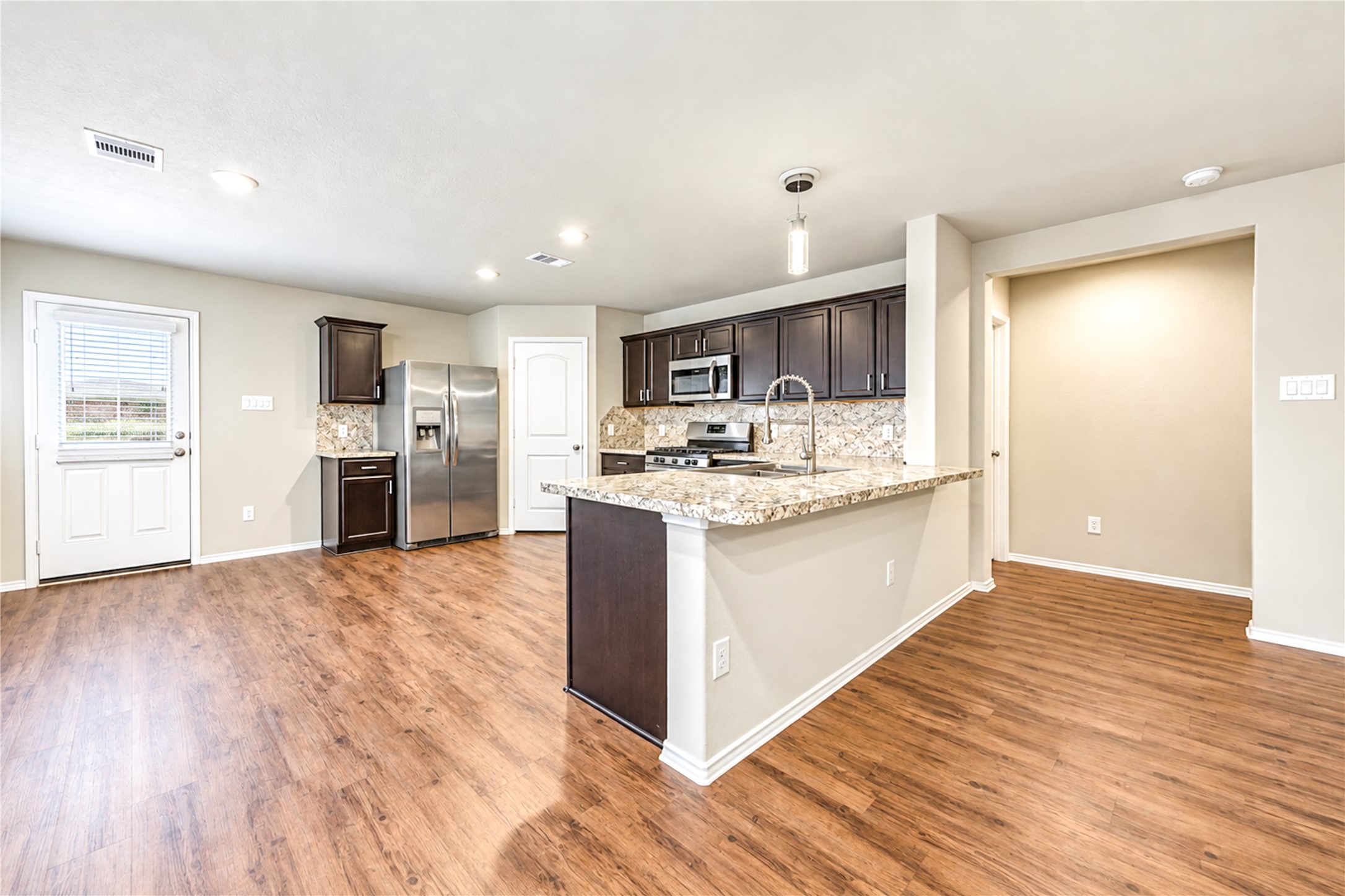 1058 Rancho Grande Drive Channelview, TX 77530 - Photo 8 of 50 Gallery Image 8