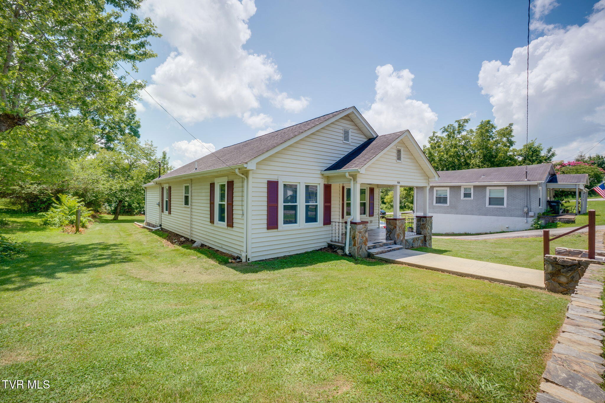 404 Cherry Street Greeneville, TN 37745 - Photo 2 of 25 002