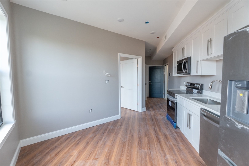 13 Nahant Street, Unit 4D Lynn, MA 01902 - Photo 2 of 16