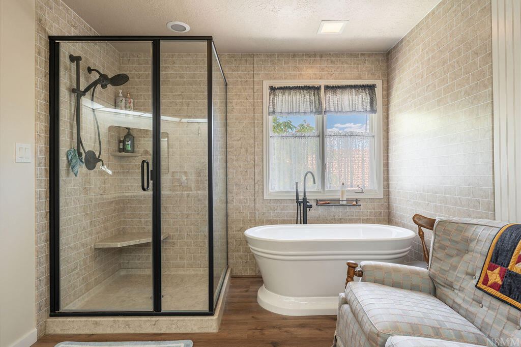 545 South Valley View Drive, Unit 67 St. George, UT 84770 - Photo 28 of 45 master tub & shower