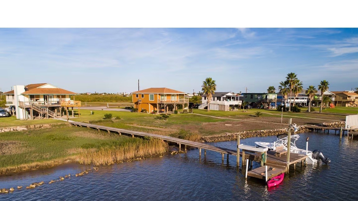 460 616th Sargent, TX 77414 - Photo 3 of 23 a view of an ocean with beach