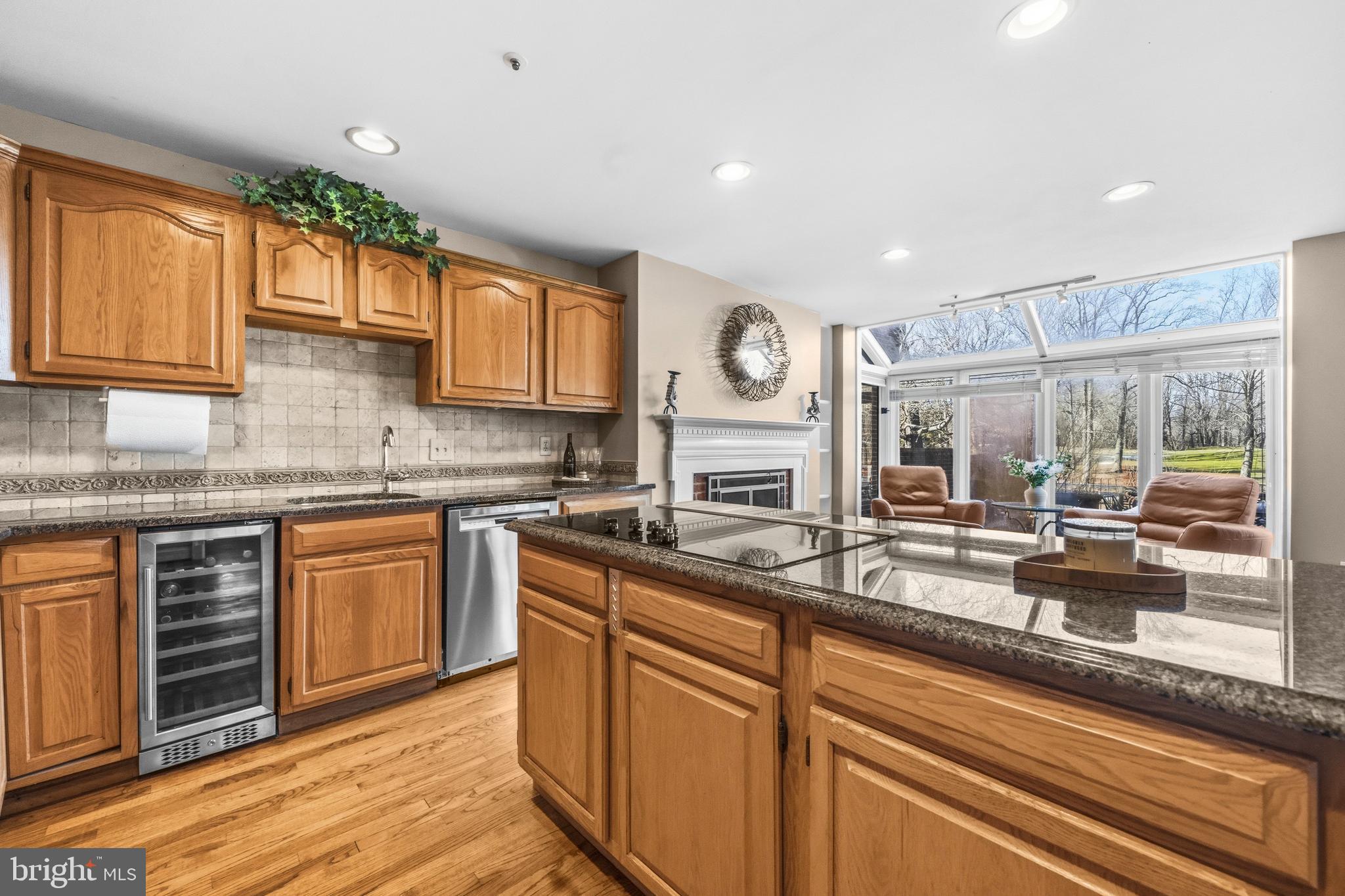 11806 Bishops Content Road Bowie, MD 20721 - Photo 6 of 49 a kitchen with lots of counter space and window