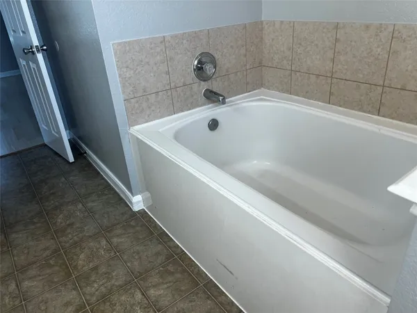 $2,200 | 2706 Piney Lake Court, Houston, TX 77038