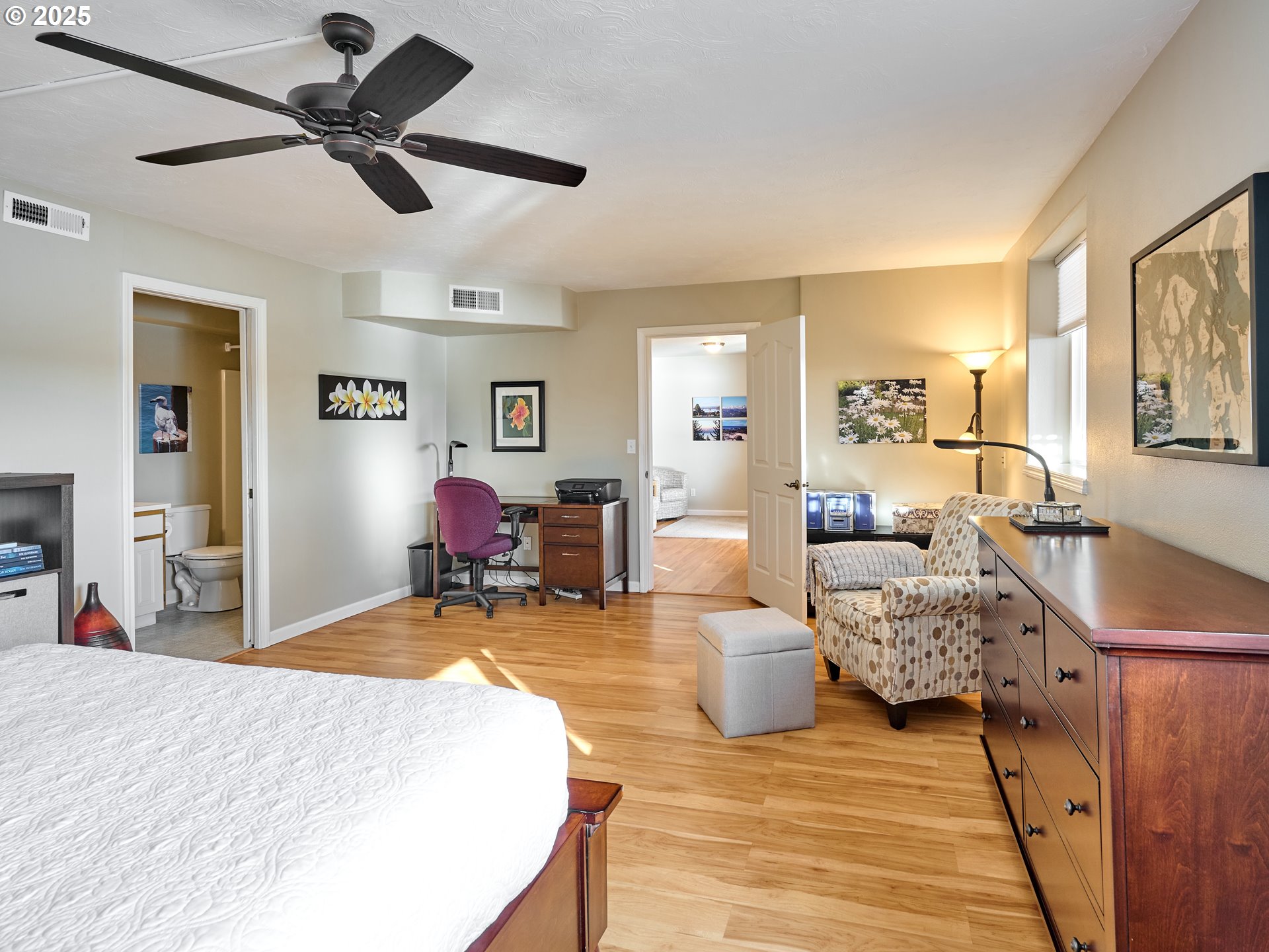 920 Hermanson Street Woodburn, OR 97071 - Photo 21 of 48 a bed room with a bed and furniture