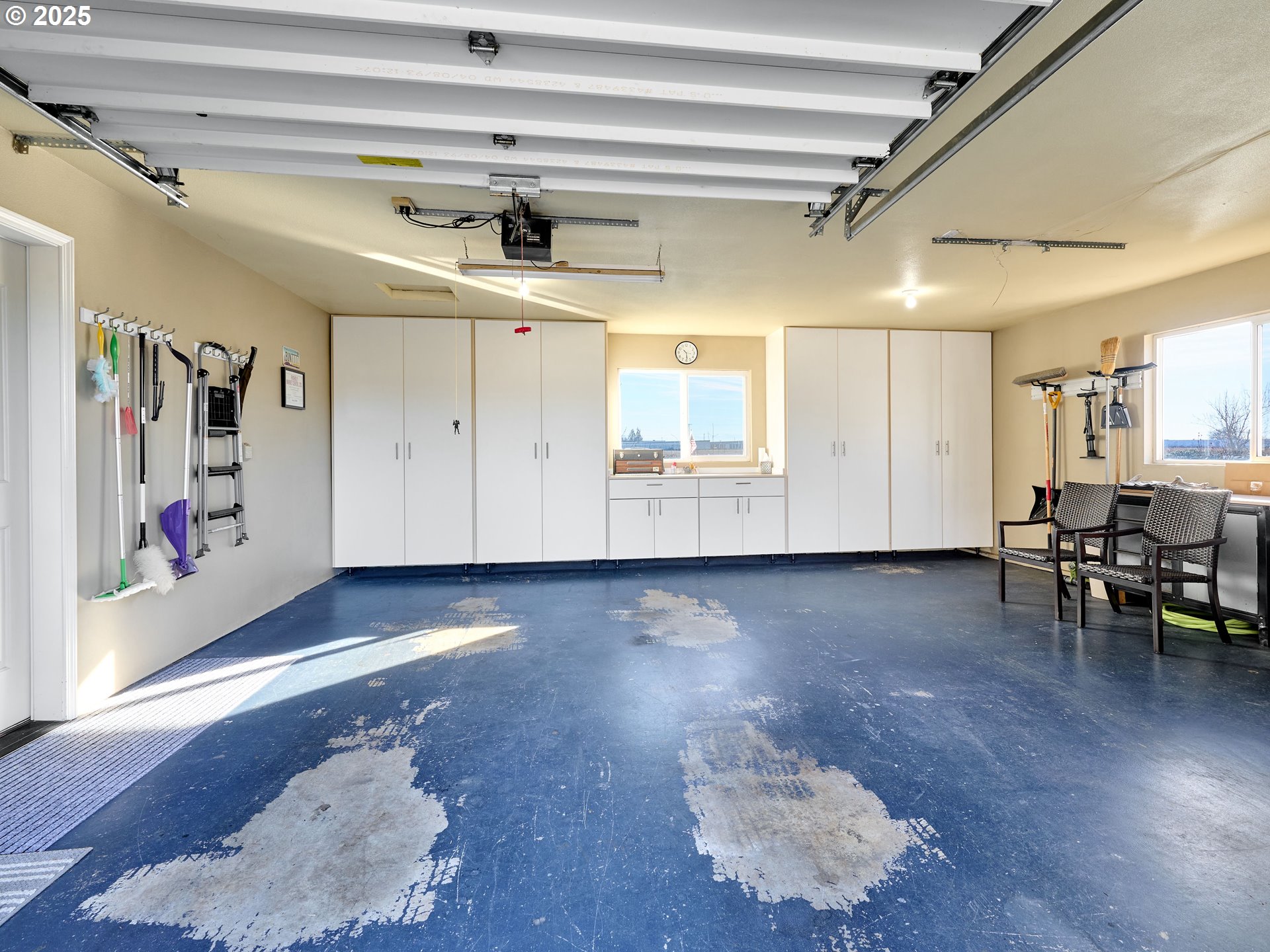 920 Hermanson Street Woodburn, OR 97071 - Photo 28 of 48 a view of a livingroom with furniture and wooden floor
