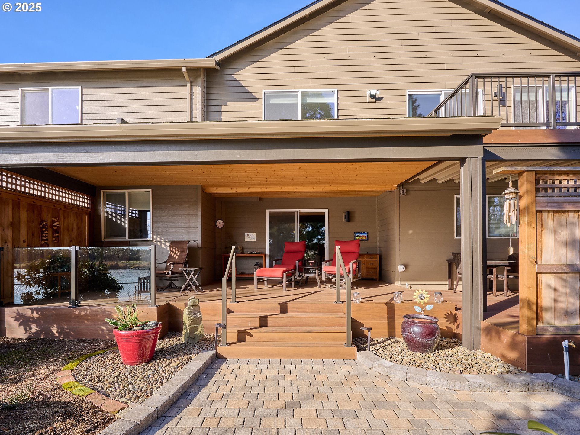 920 Hermanson Street Woodburn, OR 97071 - Photo 31 of 48 a view of a chairs in front of retail shop