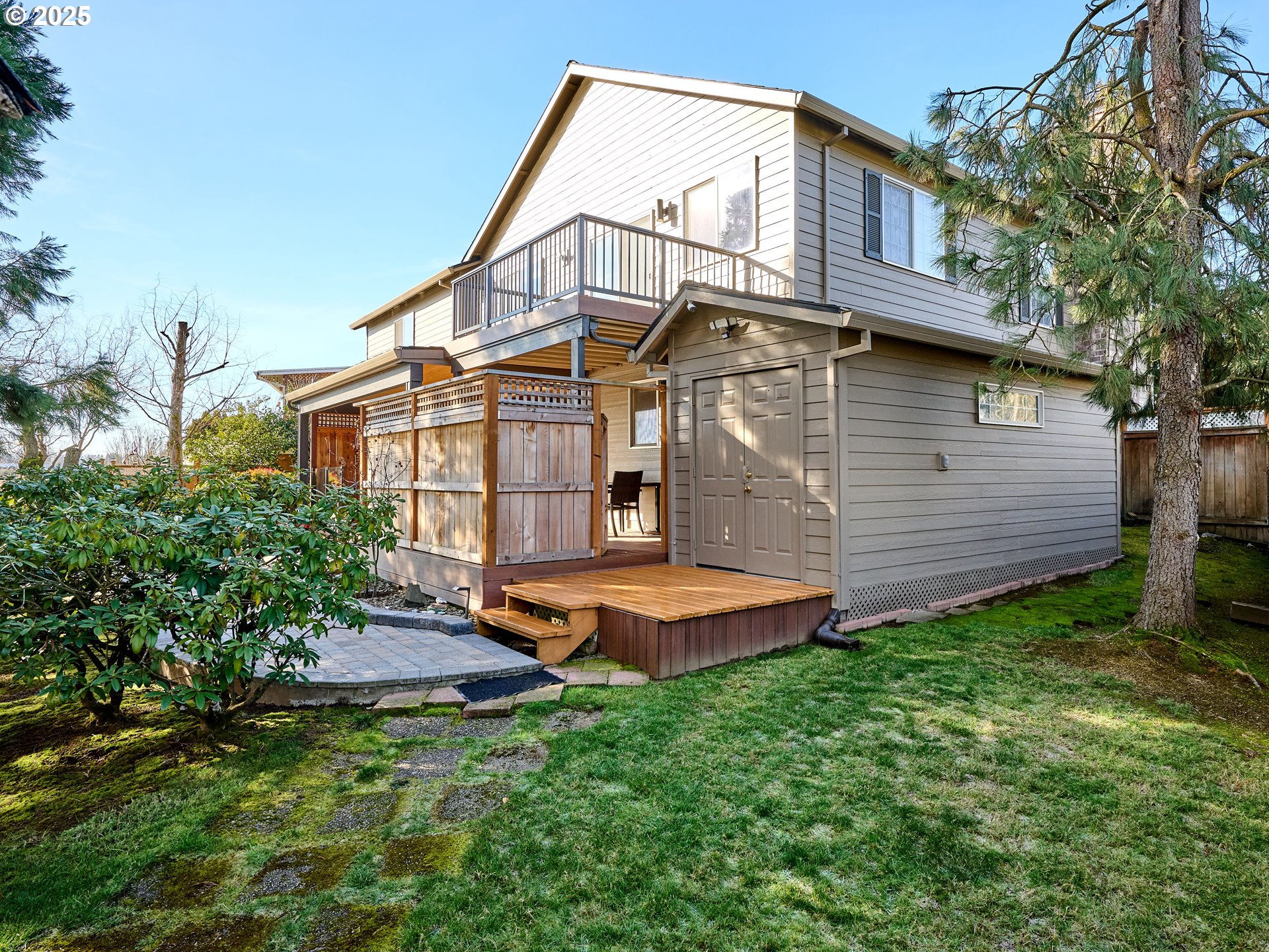 920 Hermanson Street Woodburn, OR 97071 - Photo 33 of 48 a view of a house with a yard and sitting area