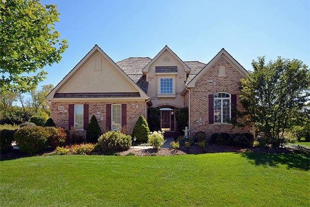 905 Middleton Lane Inverness, IL 60010 - Photo 1 of 18