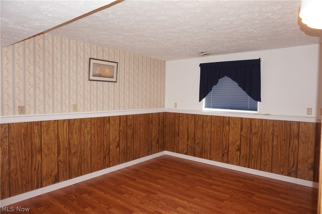 6019 New London Road Ashtabula, OH 44004 - Photo 15 of 47 Lower level bedroom.