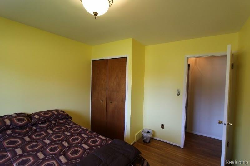 2405 Oakcrest Road Sterling Heights, MI 48310 - Photo 17 of 23 20.jpg