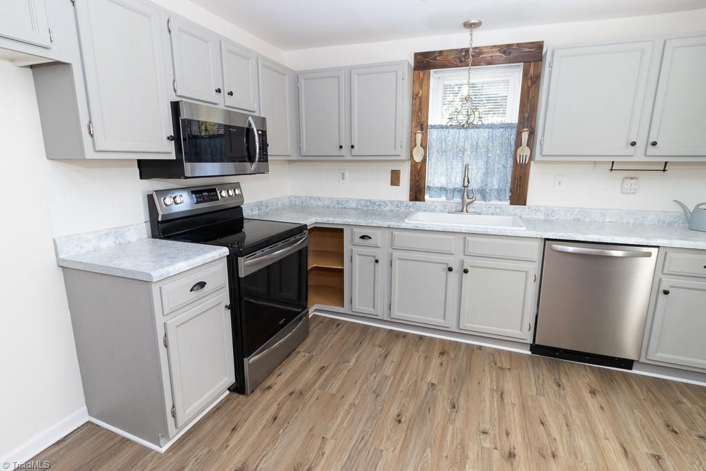 2327 Scalesville Road Summerfield, NC 27358 - Photo 17 of 28