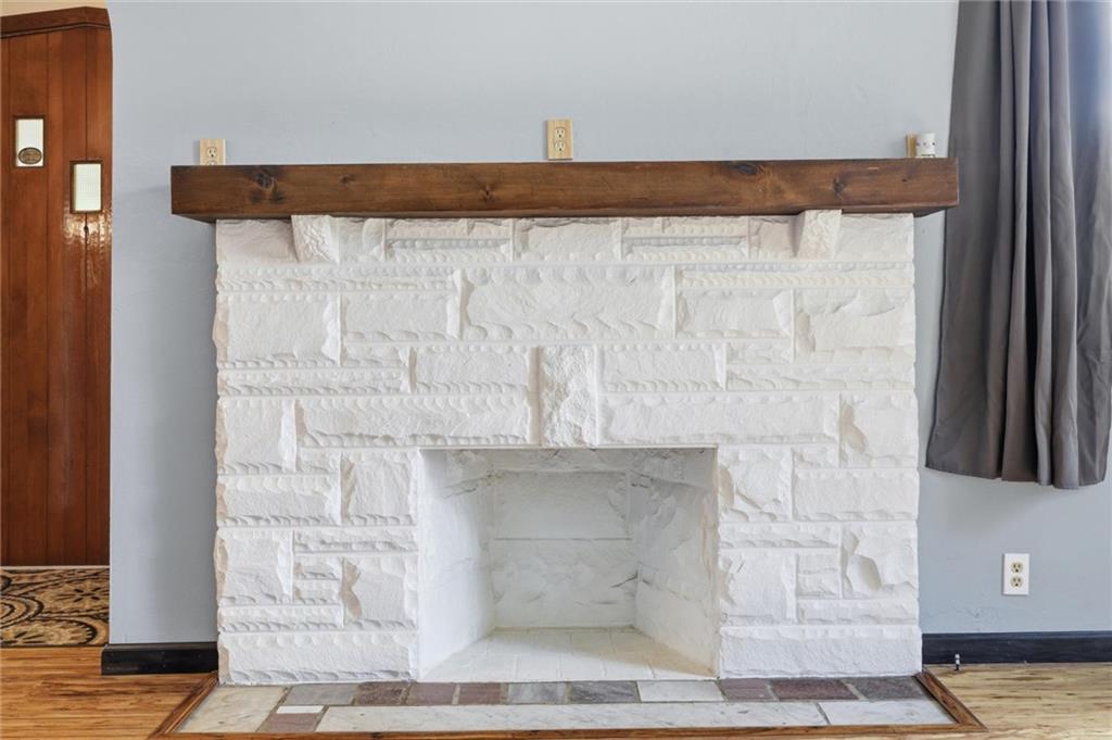 81 Coraopolis Road Coraopolis, PA 15108 - Photo 9 of 50 Decorative Fireplace