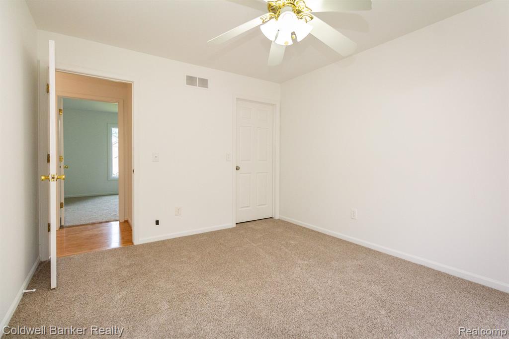 3870 Beechcrest Road Rochester Hills, MI 48309 - Photo 34 of 47