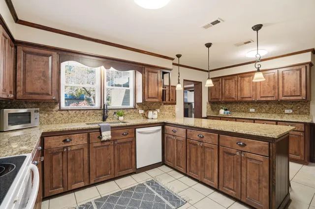 $380,000 | 465 Woodland Terrace, Elloree, SC 29047