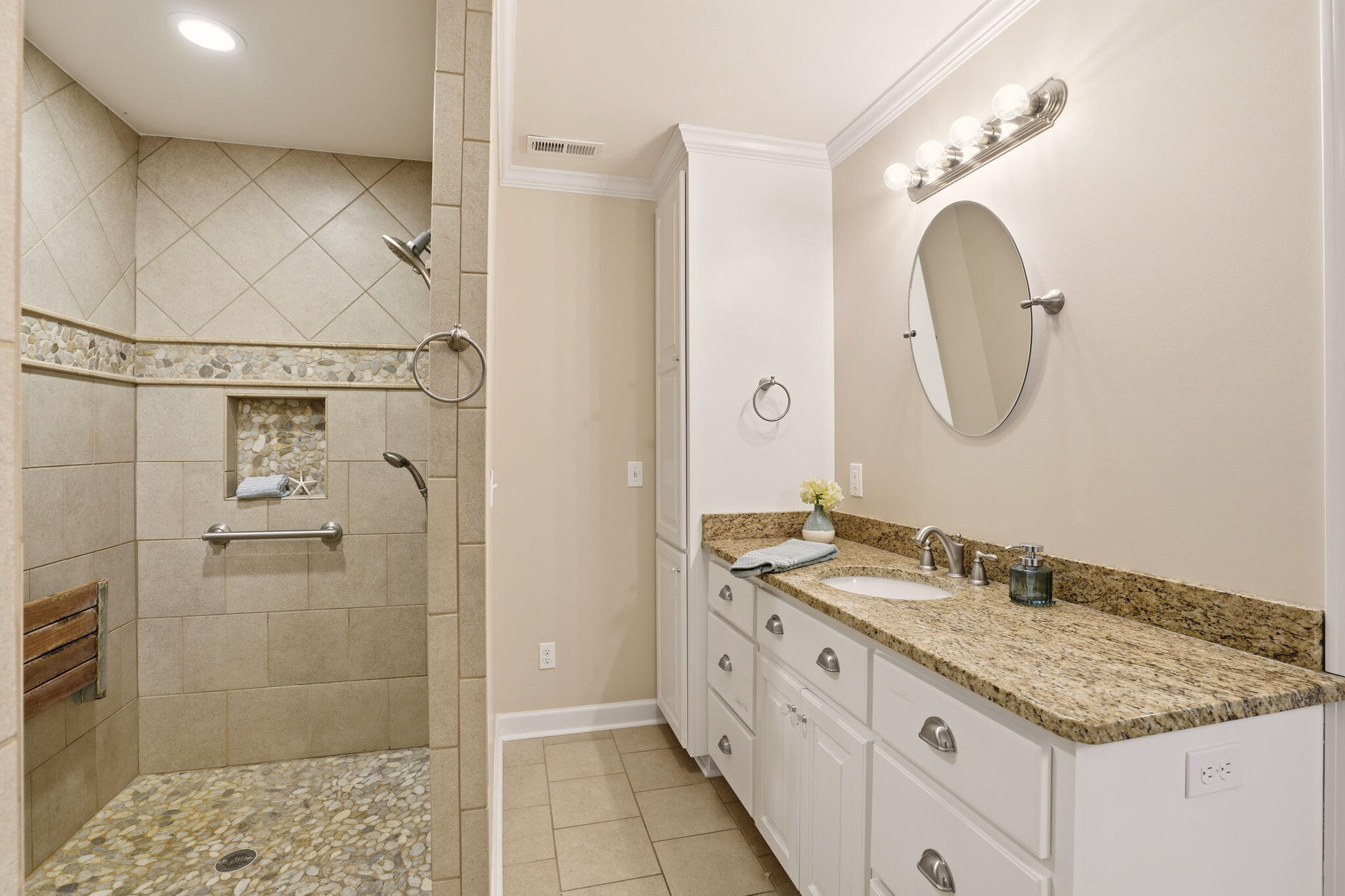 465 Woodland Terrace Elloree, SC 29047 - Photo 22 of 50 Master Bathroom