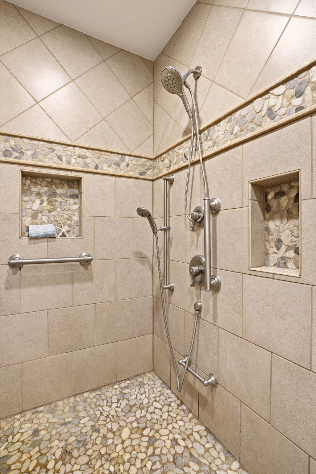 465 Woodland Terrace Elloree, SC 29047 - Photo 24 of 50 Custom Walk In Shower