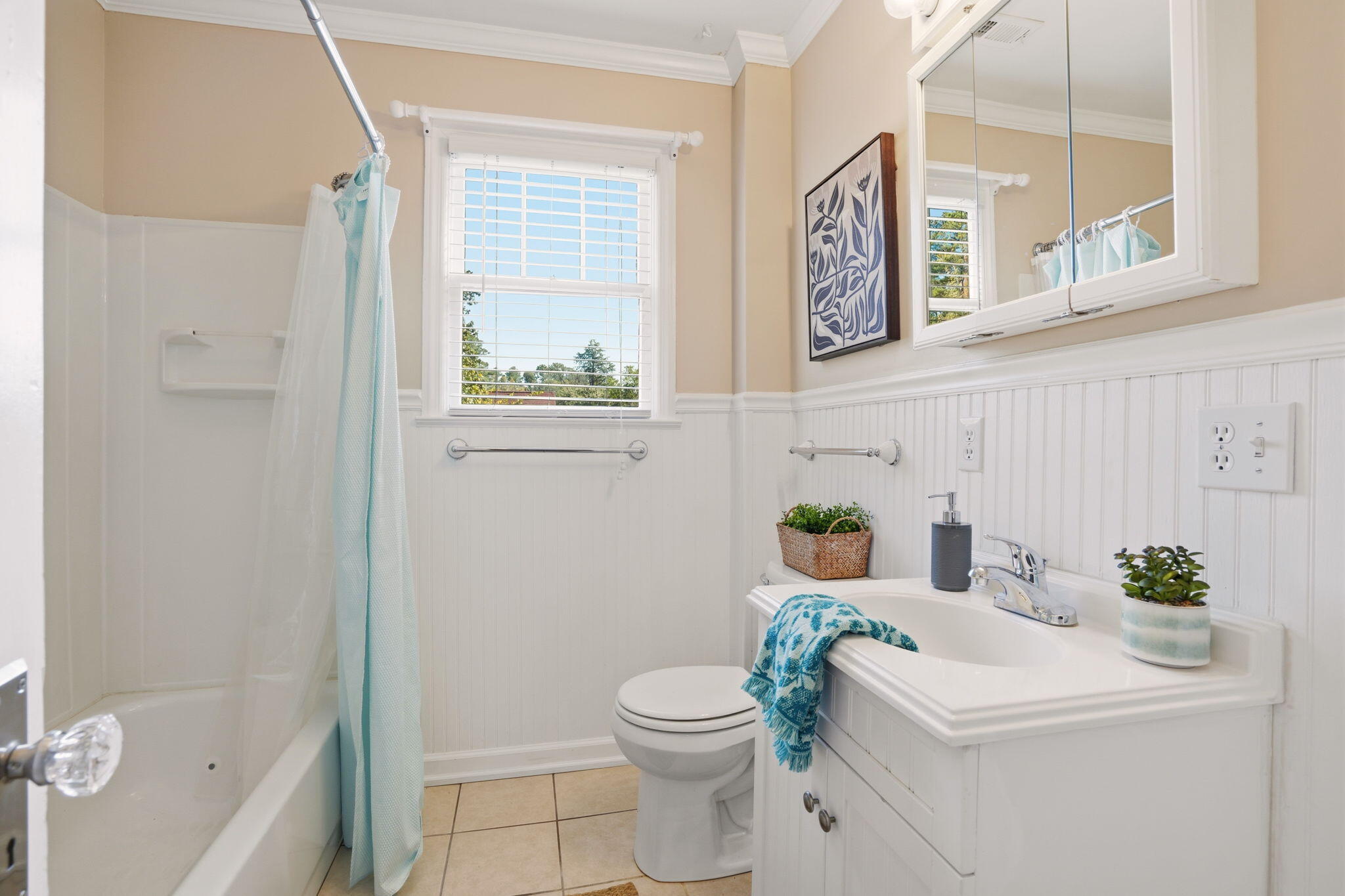 465 Woodland Terrace Elloree, SC 29047 - Photo 31 of 50 Guest Bathroom