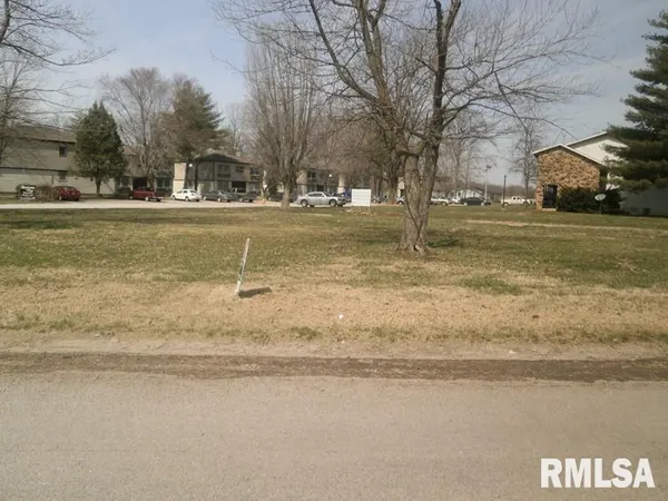 $9,500 | 36-37 North Della Street, Benton, IL 62812