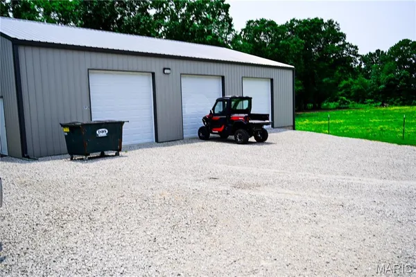 $525,000 | 6038 McCarty Road, Kinmundy, IL 62854