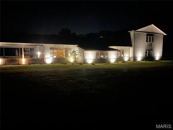 $499,999 | 6038 McCarty Road, Kinmundy, IL 62854