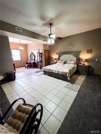 $525,000 | 6038 McCarty Road, Kinmundy, IL 62854