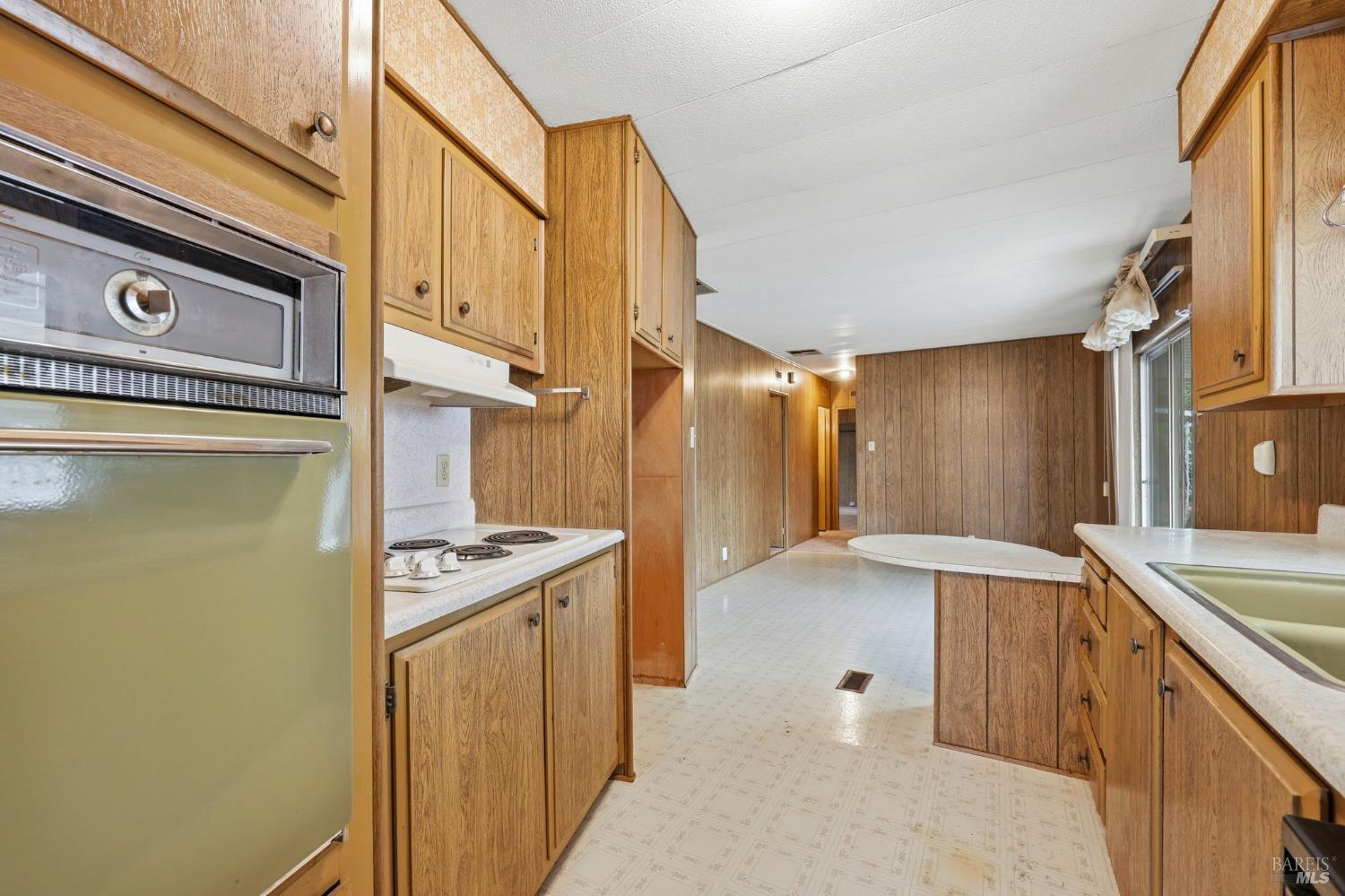 512 Colonial Park Drive Santa Rosa, CA 95403 - Photo 12 of 43