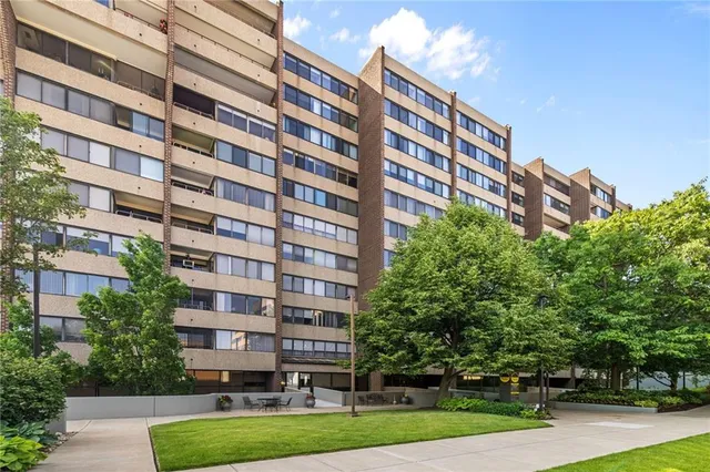 $259,900 | 750 Washington Road, Unit 409, Pittsburgh, PA 15228