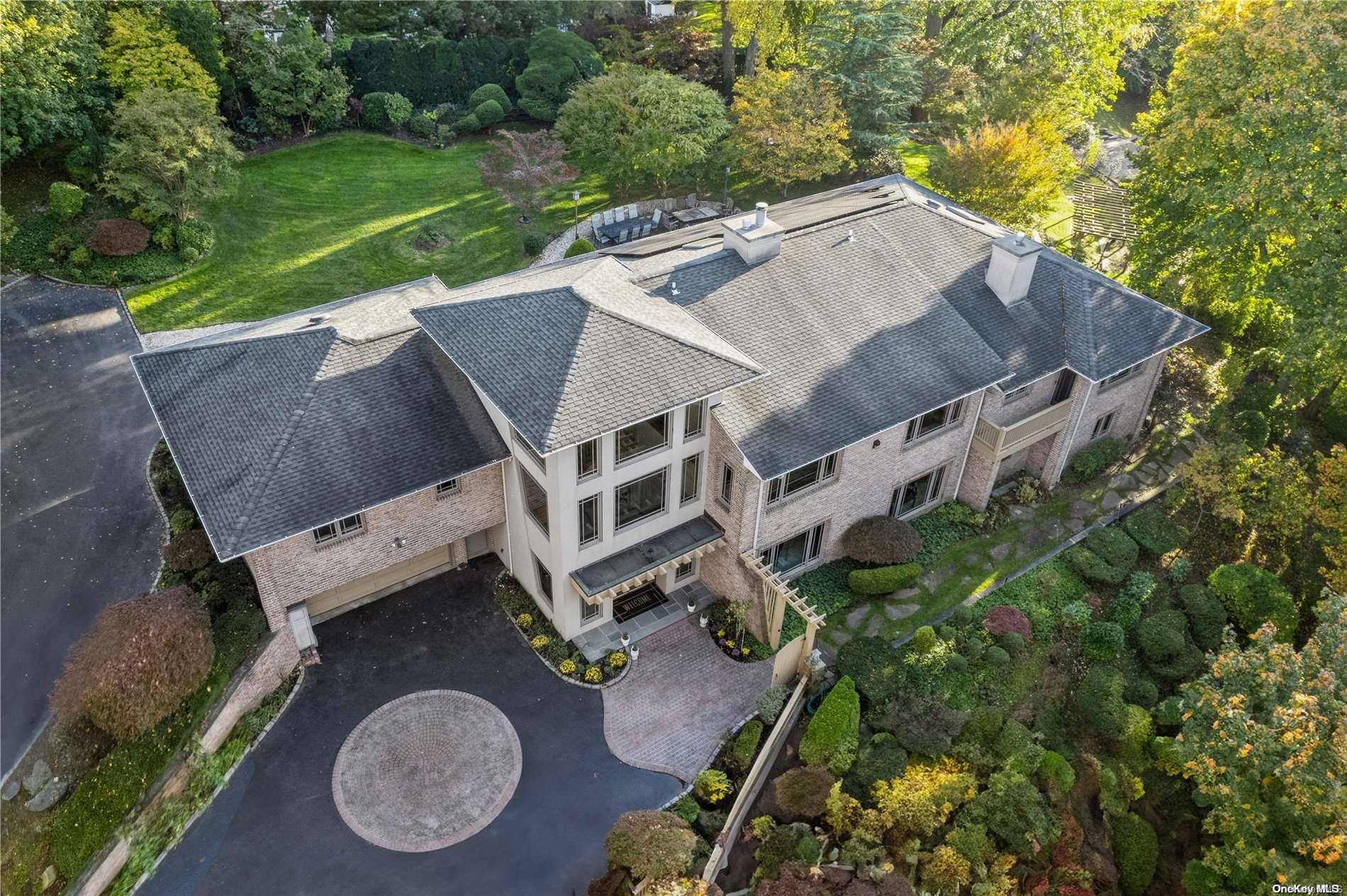 8 Lake Road Great Neck, NY 11020 - Photo 1 of 1 Exterior