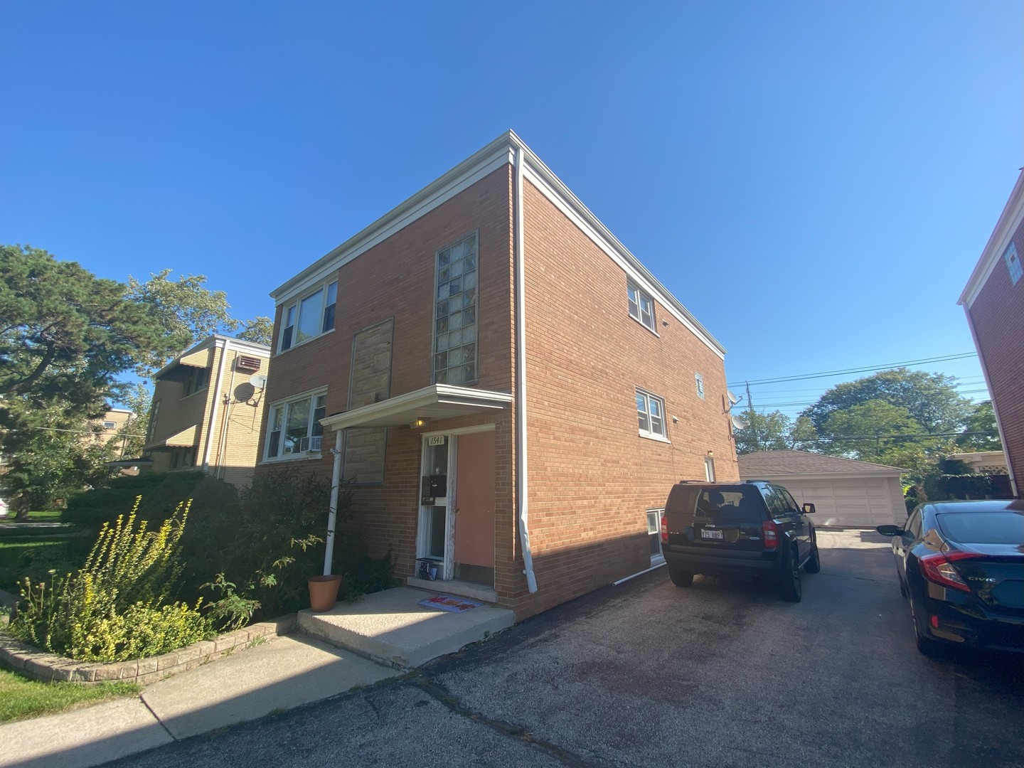 1541 Homestead Road La Grange Park, IL 60526 - Photo 2 of 11 a view of a car garage