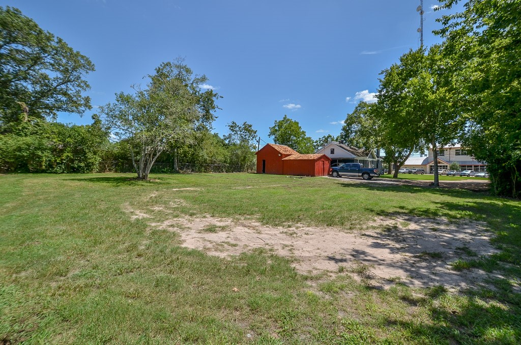 404 West Main Street Bellville, TX 77418 - Photo 32 of 36 a view of a park with large trees