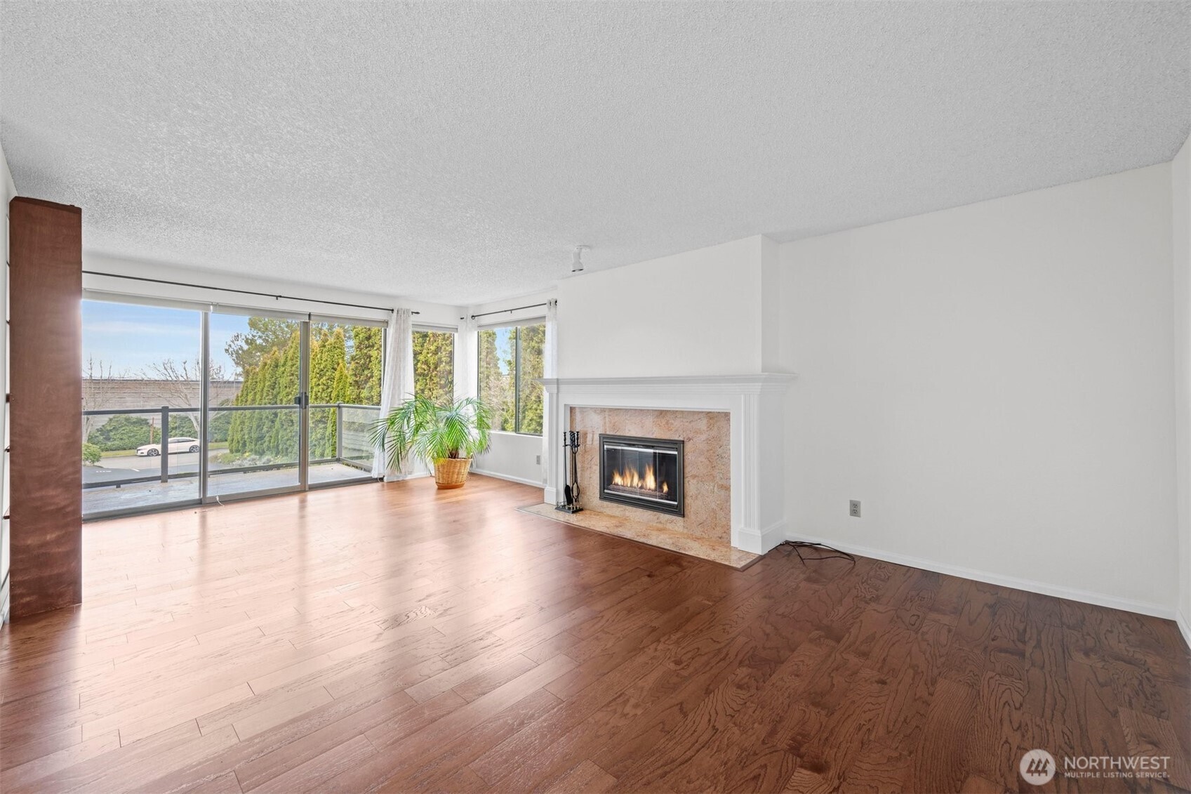 217 Alder Street, Unit 101 Edmonds, WA 98020 - Photo 11 of 36