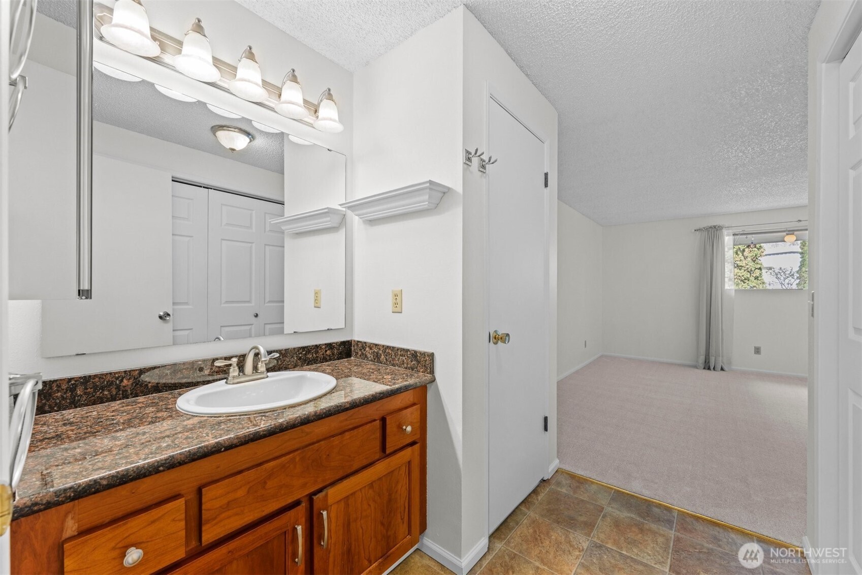 217 Alder Street, Unit 101 Edmonds, WA 98020 - Photo 21 of 36