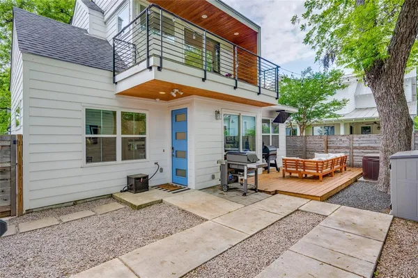 $3,900 | 1404 East 2nd Street, Unit 2, Austin, TX 78702