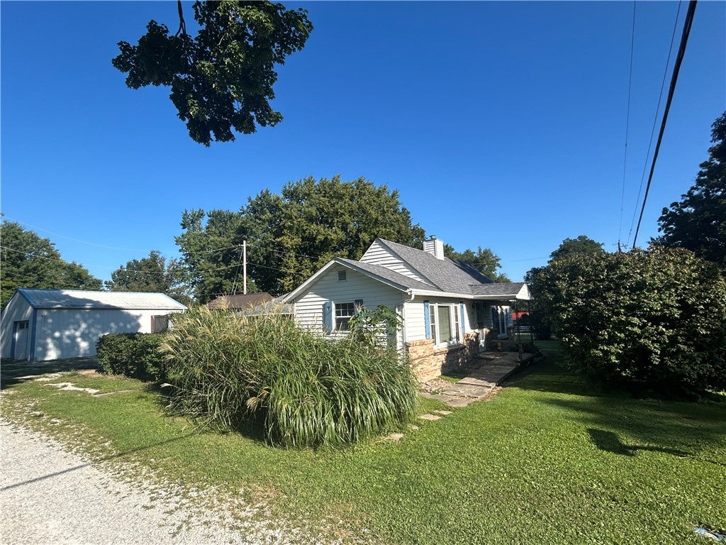 7686 Hendricks Lane Decatur, IL 62521 - Photo 2 of 28 Gallery Image 2