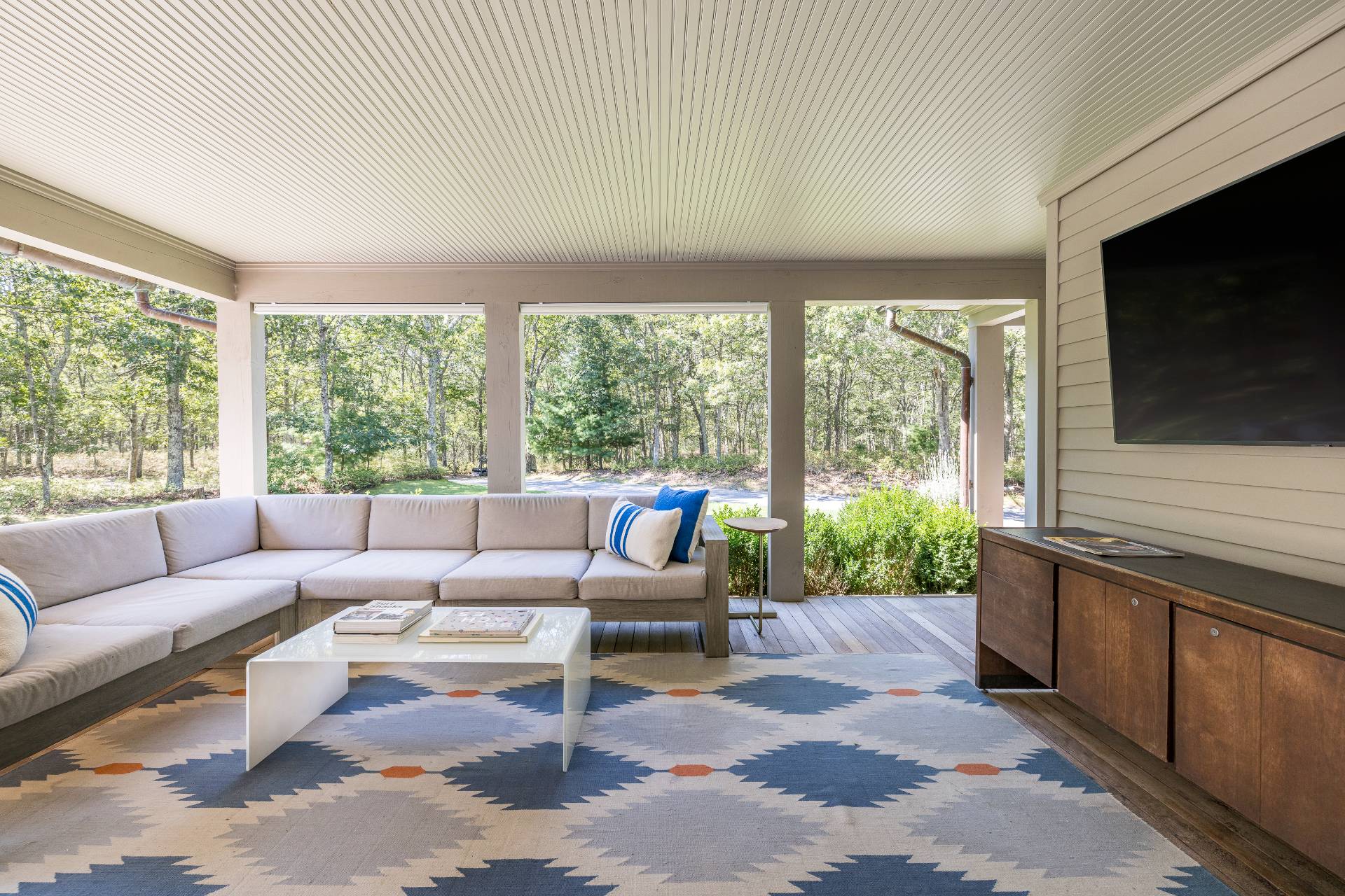 311 Town Line Road Wainscott, NY 11963 - Photo 33 of 39 Gallery Image 33