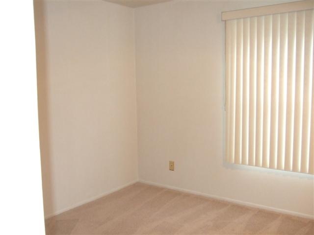 521 East University Drive Rochester, MI 48307 - Photo 11 of 23 31090561-10.JPG