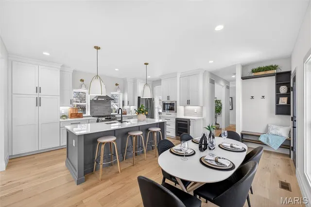 $850,000 | 416 South Ballas Road, Kirkwood, MO 63122