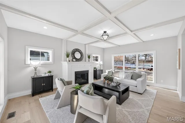 $850,000 | 416 South Ballas Road, Kirkwood, MO 63122