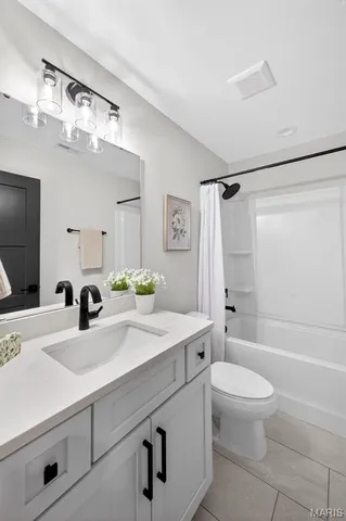 $850,000 | 416 South Ballas Road, Kirkwood, MO 63122