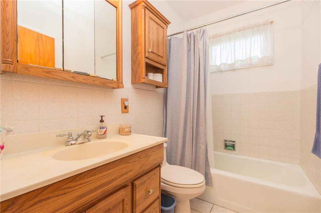 604 Golf Course Road Aliquippa, PA 15001 - Photo 17 of 23 First floor bath