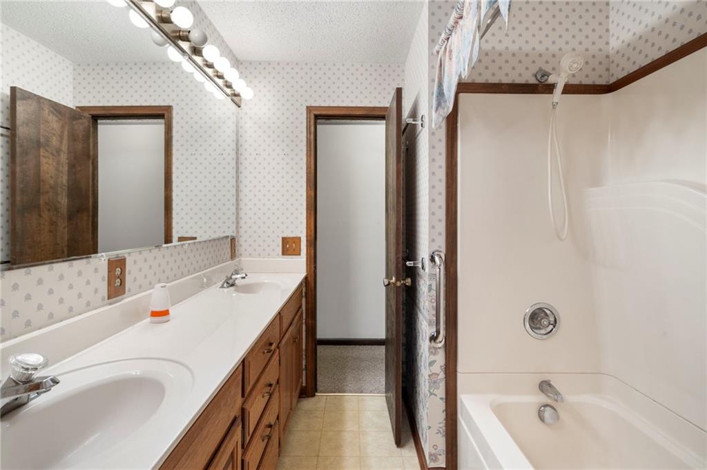 108 South Maple Street Sweet Springs, MO 65351 - Photo 24 of 55