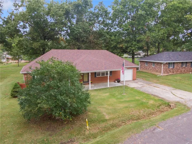 $220,000 | 108 South Maple Street, Sweet Springs, MO 65351