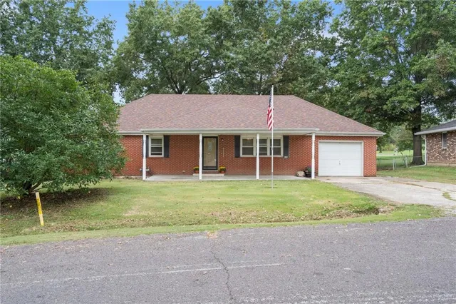 $225,000 | 108 South Maple Street, Sweet Springs, MO 65351