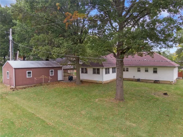 $225,000 | 108 South Maple Street, Sweet Springs, MO 65351