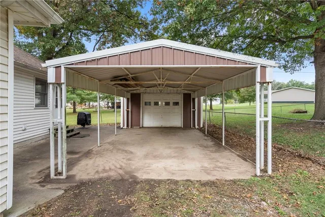 $225,000 | 108 South Maple Street, Sweet Springs, MO 65351