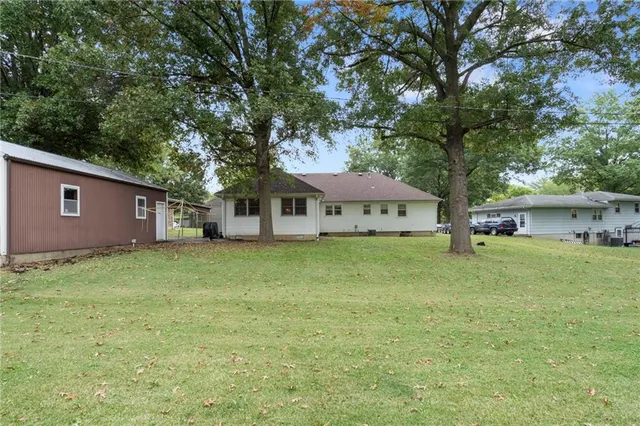 $225,000 | 108 South Maple Street, Sweet Springs, MO 65351